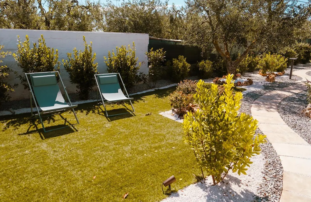Iconica Luxury Suites-1